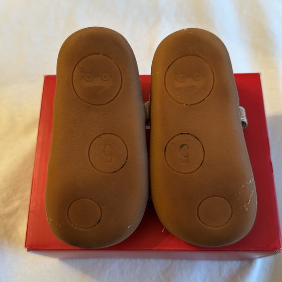 See Kai run - Mary Jane Ginny Gold - Picture 2 of 5